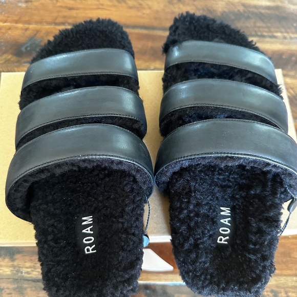 ROAM Black 3 Strap Faux Leather Fuzzy Slide Sandals Size 8 NWT - Picture 3 of 7